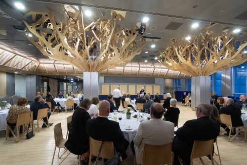 Sadraudzības vakariņas