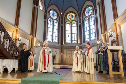 Mums ir jauns arhibīskaps! Vidū – arhibīskaps Kārlis Žols