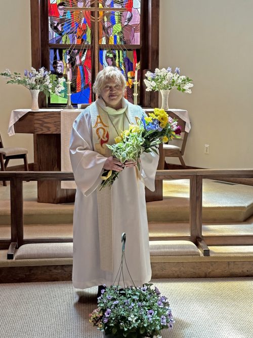 Mācītāja Gija Galiņa pie Filadelfijas Sv. Jāņa baznīcas altāra