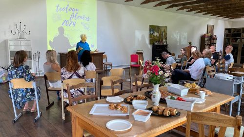 Teologu plenērā Zvanniekos uzstājas prāvests emer. Juris Cālītis