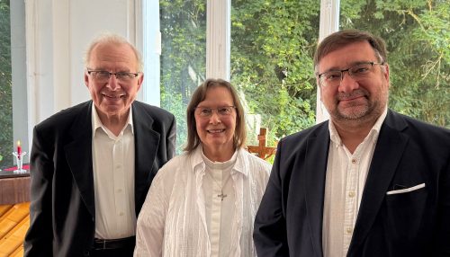 Archibīskaps emer. Elmārs Ernsts Rozītis, diakone Rasma Gundega Ieviņa, arhibīskaps Kārlis Žols